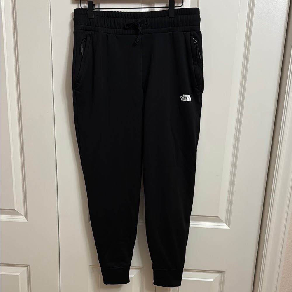 Women’s The North Face Canyonlands Black Joggers, size Medium